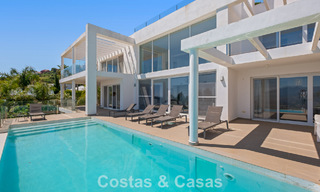 Villa de luxe contemporaine à l’architecture moderne épurée avec vues imprenables à vendre à Marbella Est 801227 