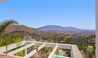 Villa de luxe contemporaine à l’architecture moderne épurée avec vues imprenables à vendre à Marbella Est 801232 