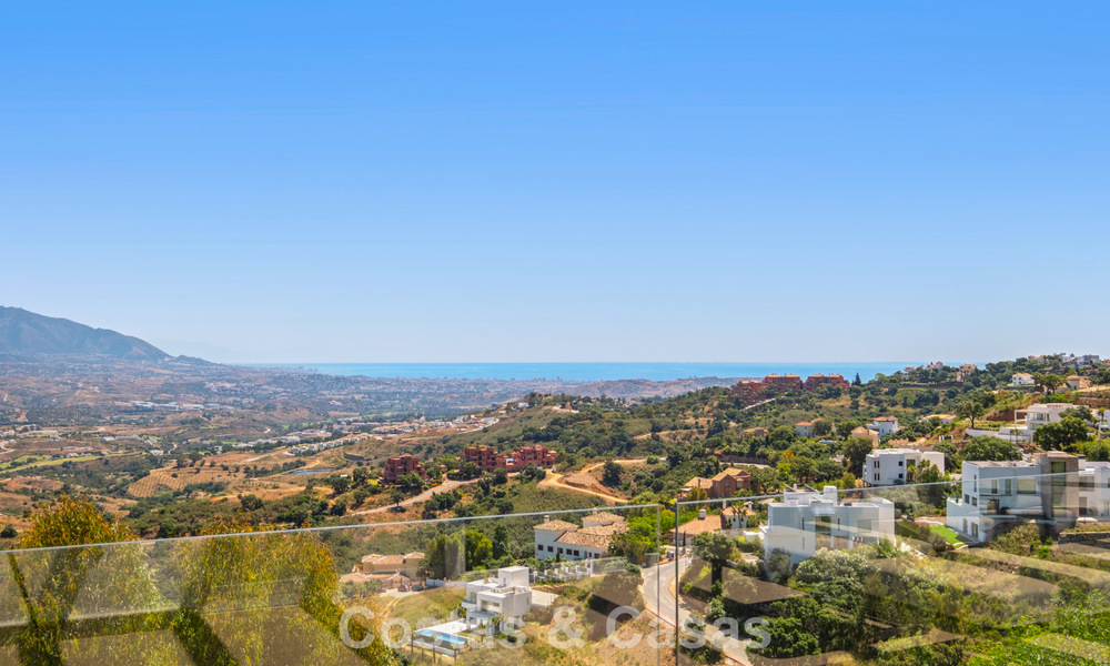 Villa de luxe contemporaine à l’architecture moderne épurée avec vues imprenables à vendre à Marbella Est 801238