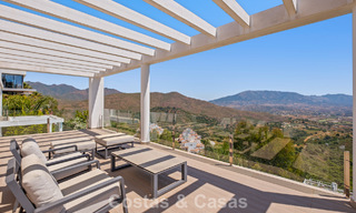 Villa de luxe contemporaine à l’architecture moderne épurée avec vues imprenables à vendre à Marbella Est 801240 