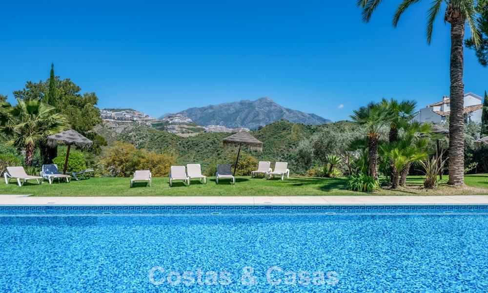 Appartement lumineux, contemporain et rénové avec vue mer à vendre dans les collines de La Quinta, Marbella - Benahavís 801296