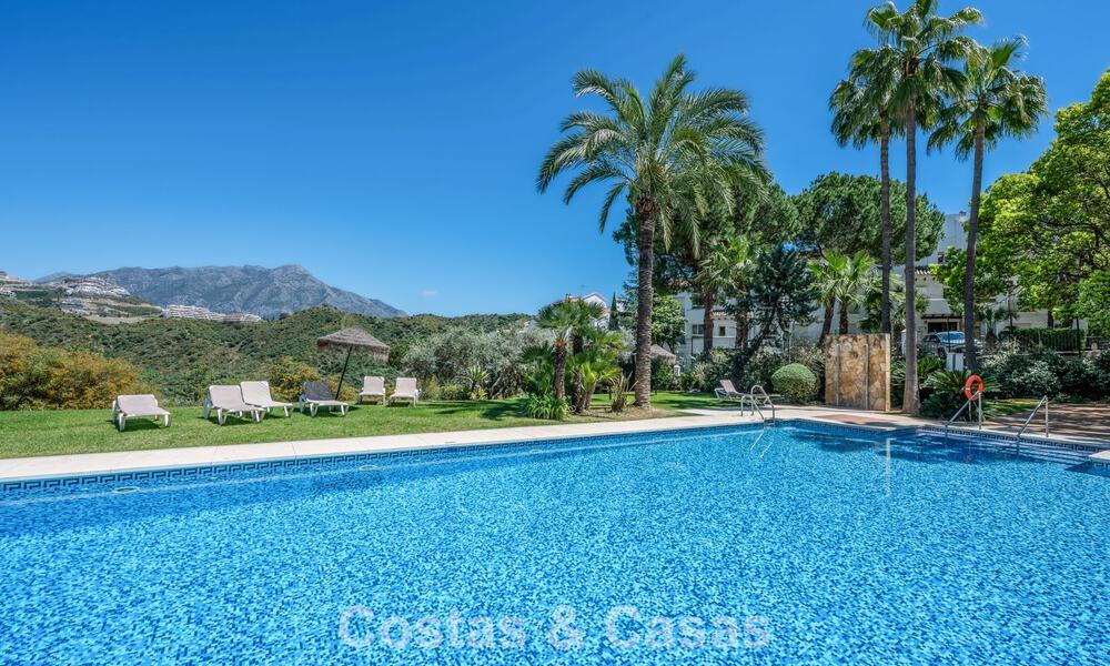 Appartement lumineux, contemporain et rénové avec vue mer à vendre dans les collines de La Quinta, Marbella - Benahavís 801297