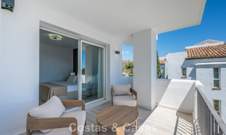 Appartement lumineux, contemporain et rénové avec vue mer à vendre dans les collines de La Quinta, Marbella - Benahavís 801307 