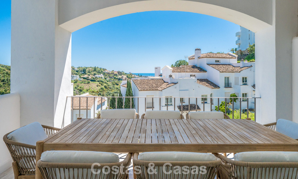 Appartement lumineux, contemporain et rénové avec vue mer à vendre dans les collines de La Quinta, Marbella - Benahavís 801322