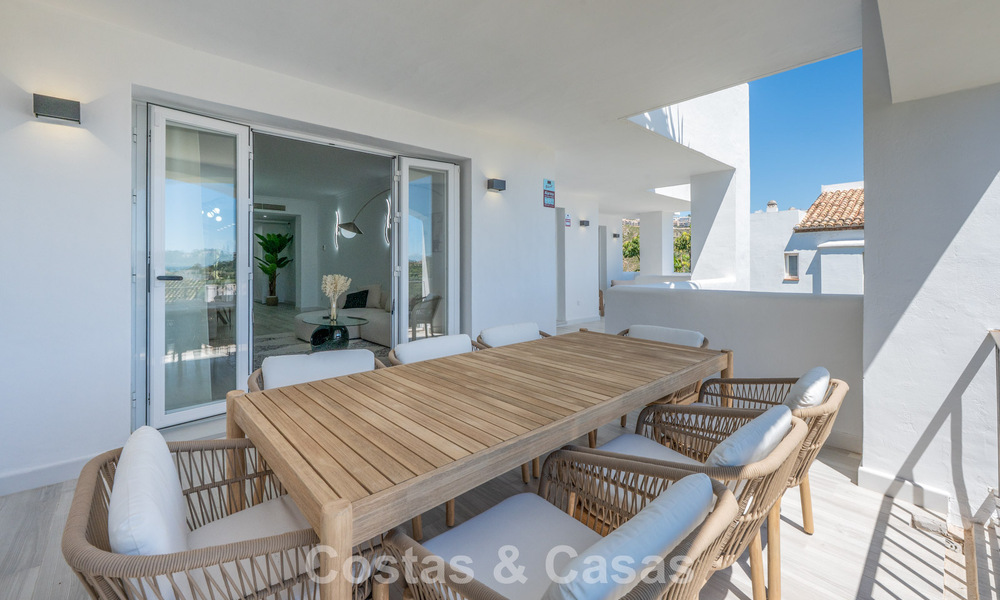 Appartement lumineux, contemporain et rénové avec vue mer à vendre dans les collines de La Quinta, Marbella - Benahavís 801324