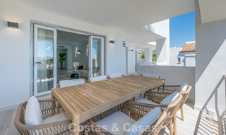Appartement lumineux, contemporain et rénové avec vue mer à vendre dans les collines de La Quinta, Marbella - Benahavís 801324 
