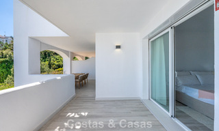 Appartement lumineux, contemporain et rénové avec vue mer à vendre dans les collines de La Quinta, Marbella - Benahavís 801326 