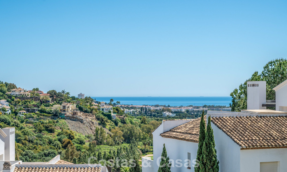 Appartement lumineux, contemporain et rénové avec vue mer à vendre dans les collines de La Quinta, Marbella - Benahavís 801330