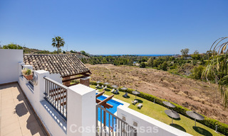 Superbe penthouse de 3 chambres à vendre avec vaste toit-terrasse dans un environnement golfique à Marbella - Benahavís 801341 
