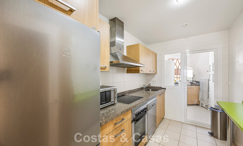 Superbe penthouse de 3 chambres à vendre avec vaste toit-terrasse dans un environnement golfique à Marbella - Benahavís 801345