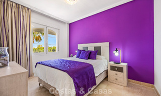 Superbe penthouse de 3 chambres à vendre avec vaste toit-terrasse dans un environnement golfique à Marbella - Benahavís 801362 