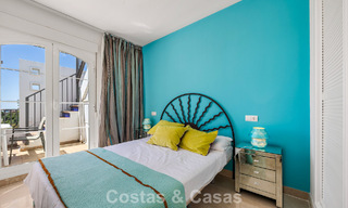 Superbe penthouse de 3 chambres à vendre avec vaste toit-terrasse dans un environnement golfique à Marbella - Benahavís 801365 
