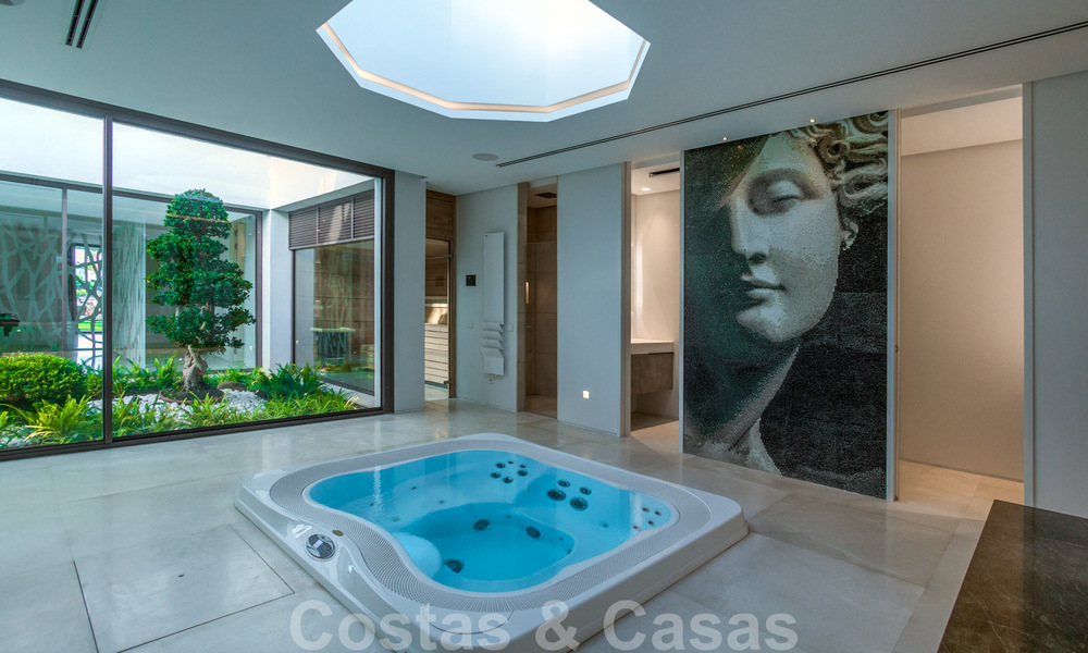 Villa moderne de luxe, prête à emménager, à vendre avec vue à La Quinta, une urbanisation de golf à Marbella - Benahavís 801022