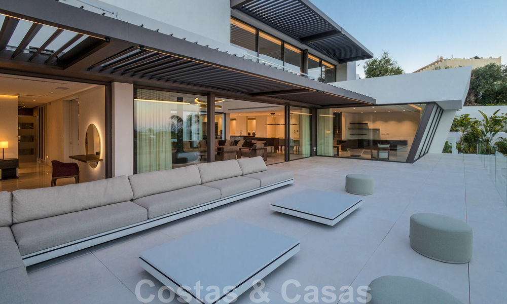 Villa moderne de luxe, prête à emménager, à vendre avec vue à La Quinta, une urbanisation de golf à Marbella - Benahavís 801050