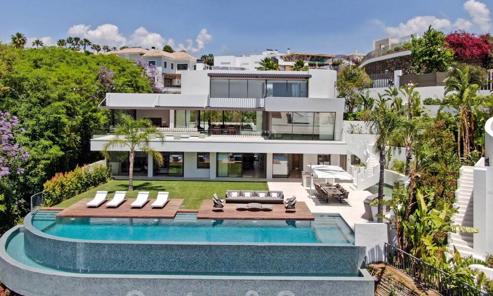 Villa moderne de luxe, prête à emménager, à vendre avec vue à La Quinta, une urbanisation de golf à Marbella - Benahavís 801072