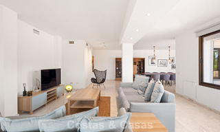 Spacieux appartement avec immense jardin privé et vues panoramiques à vendre à l’est de Marbella 801414 
