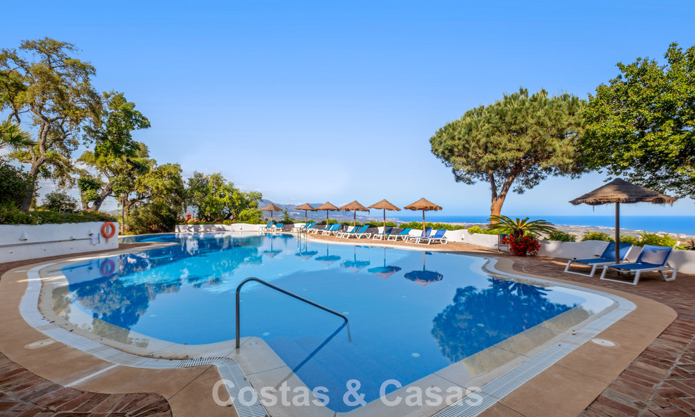 Spacieux appartement avec immense jardin privé et vues panoramiques à vendre à l’est de Marbella 801417