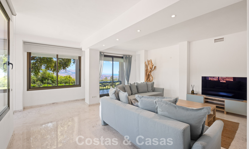 Spacieux appartement avec immense jardin privé et vues panoramiques à vendre à l’est de Marbella 801430