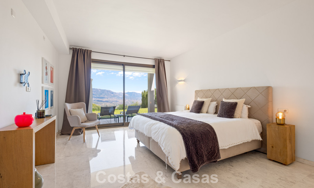 Spacieux appartement avec immense jardin privé et vues panoramiques à vendre à l’est de Marbella 801439