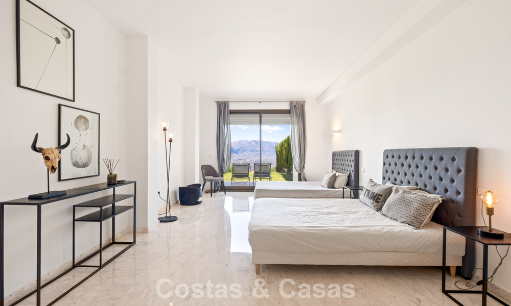 Spacieux appartement avec immense jardin privé et vues panoramiques à vendre à l’est de Marbella 801441