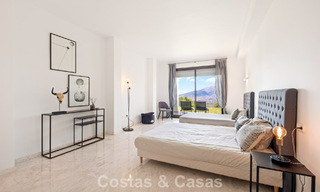 Spacieux appartement avec immense jardin privé et vues panoramiques à vendre à l’est de Marbella 801442 