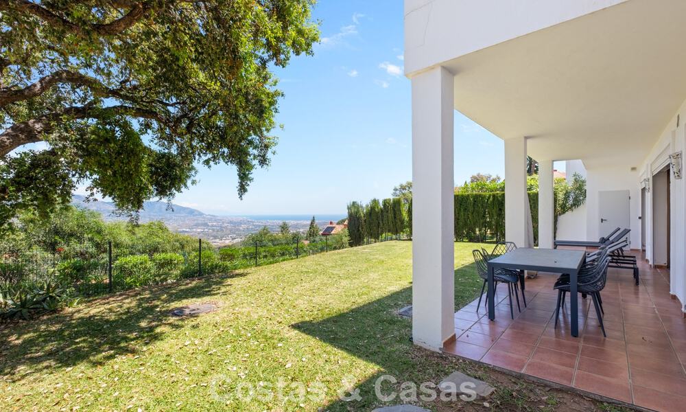 Spacieux appartement avec immense jardin privé et vues panoramiques à vendre à l’est de Marbella 801451