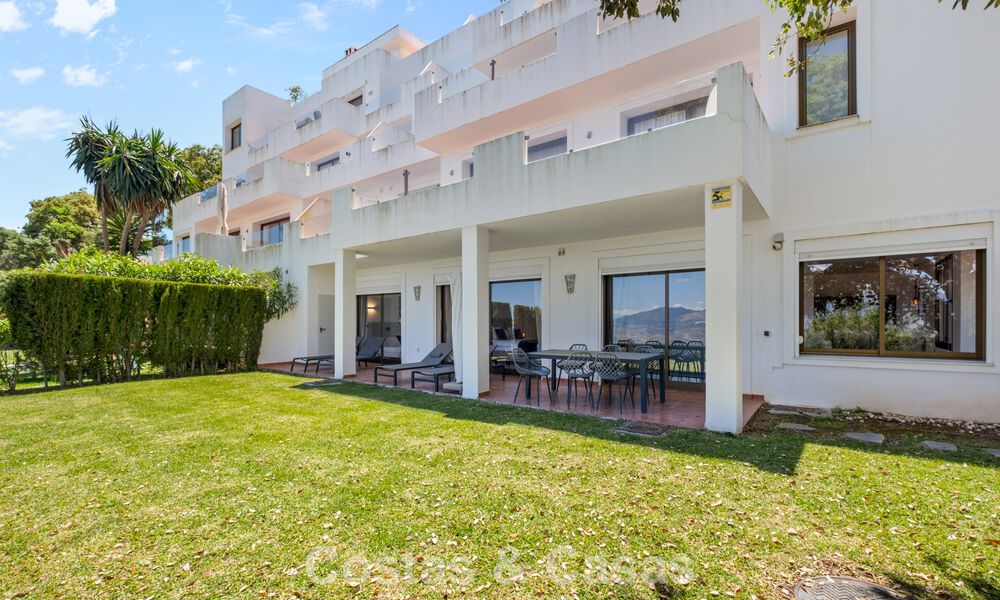 Spacieux appartement avec immense jardin privé et vues panoramiques à vendre à l’est de Marbella 801452
