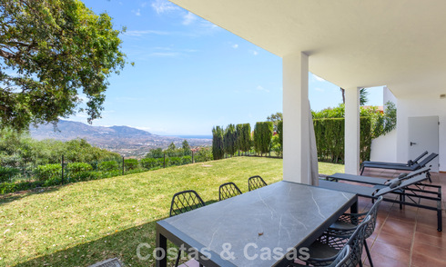 Spacieux appartement avec immense jardin privé et vues panoramiques à vendre à l’est de Marbella 801453