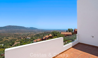 Spacieux penthouse moderne avec vues panoramiques à vendre à l’Est du Marbella 801488 