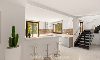 Spacieux penthouse moderne avec vues panoramiques à vendre à l’Est du Marbella 801504 