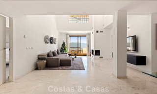 Spacieux penthouse moderne avec vues panoramiques à vendre à l’Est du Marbella 801507 