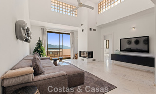 Spacieux penthouse moderne avec vues panoramiques à vendre à l’Est du Marbella 801509 