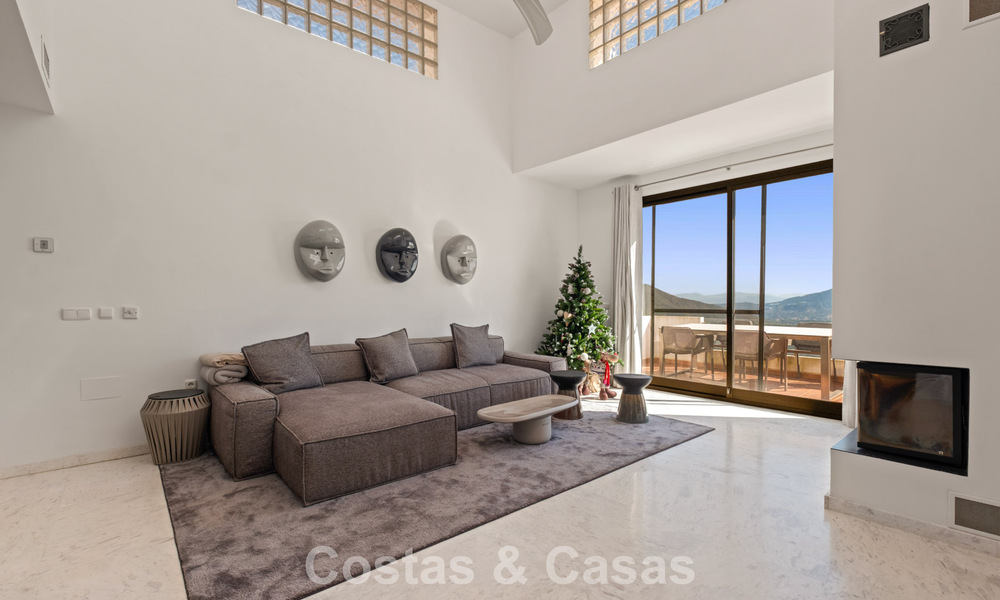Spacieux penthouse moderne avec vues panoramiques à vendre à l’Est du Marbella 801510