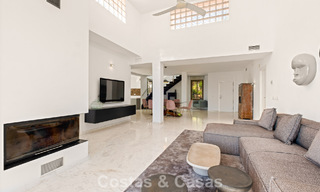 Spacieux penthouse moderne avec vues panoramiques à vendre à l’Est du Marbella 801511 