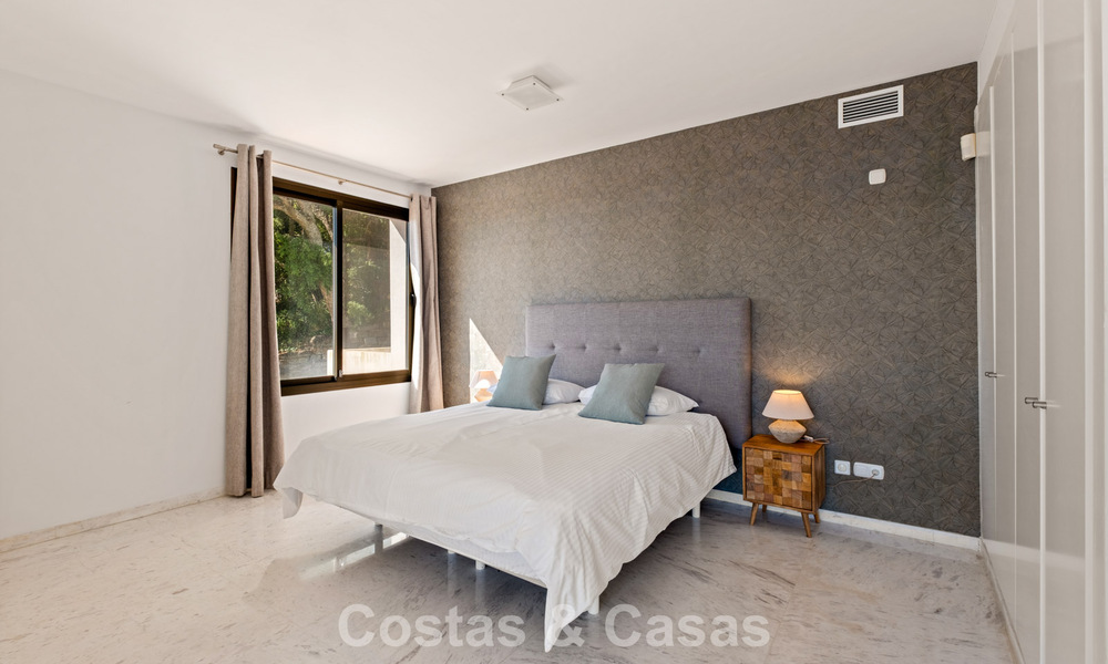Spacieux penthouse moderne avec vues panoramiques à vendre à l’Est du Marbella 801513