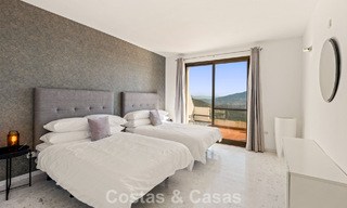 Spacieux penthouse moderne avec vues panoramiques à vendre à l’Est du Marbella 801520 
