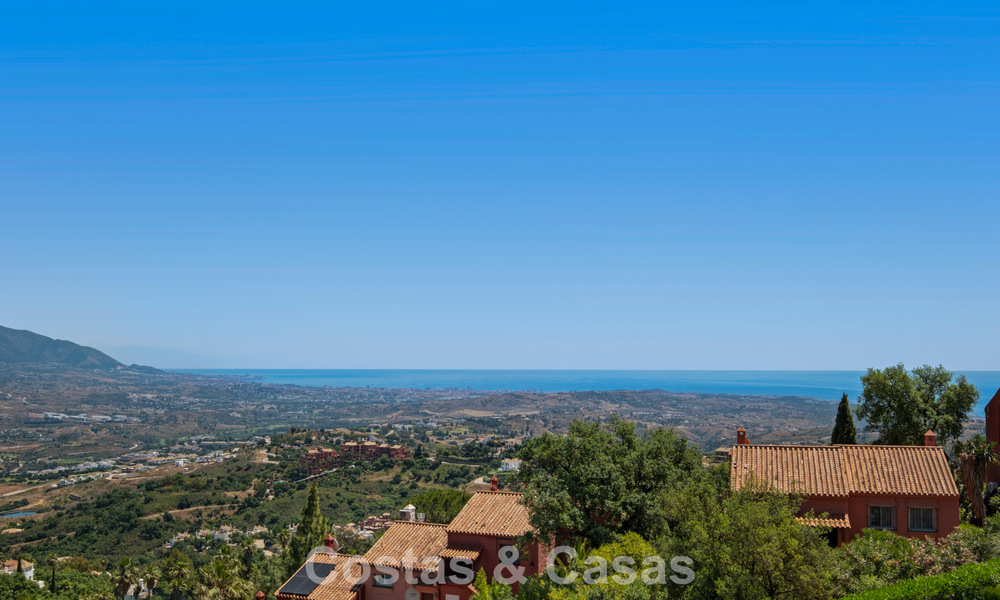 Spacieux penthouse moderne avec vues panoramiques à vendre à l’Est du Marbella 801529
