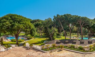 Appartement de luxe rénové avec vue sur la mer à vendre à Playas del Duque, Puerto Banús, Marbella 801659 