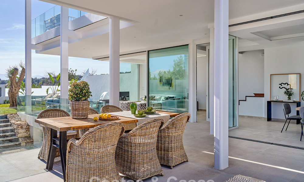 8 villas de luxe sophistiquées avec vue sur la mer à vendre près du centre de Marbella 801653