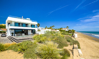 Villas à vendre à Costabella, une urbanisation en bord de mer située sur l'une des plus belles plages de Marbella 801574 