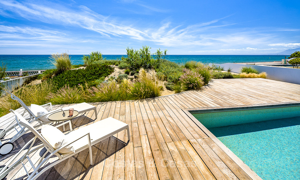 Villas à vendre à Costabella, une urbanisation en bord de mer située sur l'une des plus belles plages de Marbella 801576