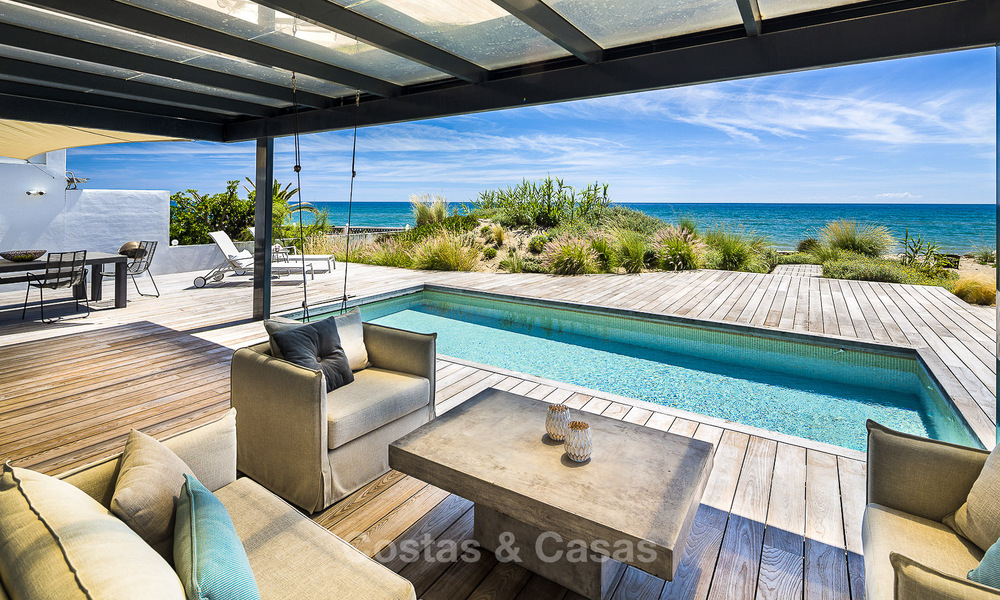 Villas à vendre à Costabella, une urbanisation en bord de mer située sur l'une des plus belles plages de Marbella 801577