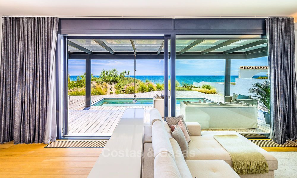 Villas à vendre à Costabella, une urbanisation en bord de mer située sur l'une des plus belles plages de Marbella 801580
