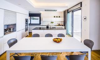 Villas à vendre à Costabella, une urbanisation en bord de mer située sur l'une des plus belles plages de Marbella 801582 