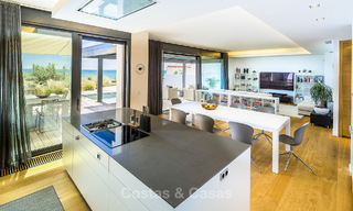 Villas à vendre à Costabella, une urbanisation en bord de mer située sur l'une des plus belles plages de Marbella 801583 