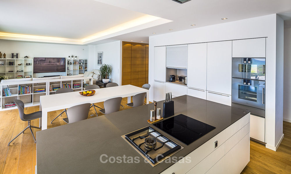 Villas à vendre à Costabella, une urbanisation en bord de mer située sur l'une des plus belles plages de Marbella 801584