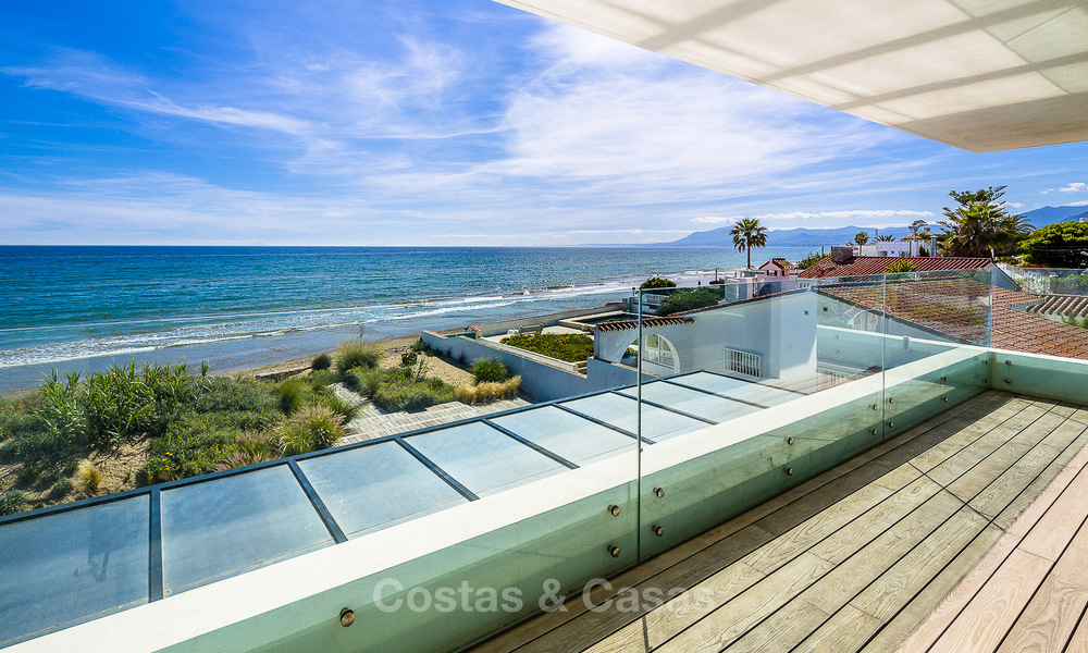 Villas à vendre à Costabella, une urbanisation en bord de mer située sur l'une des plus belles plages de Marbella 801591