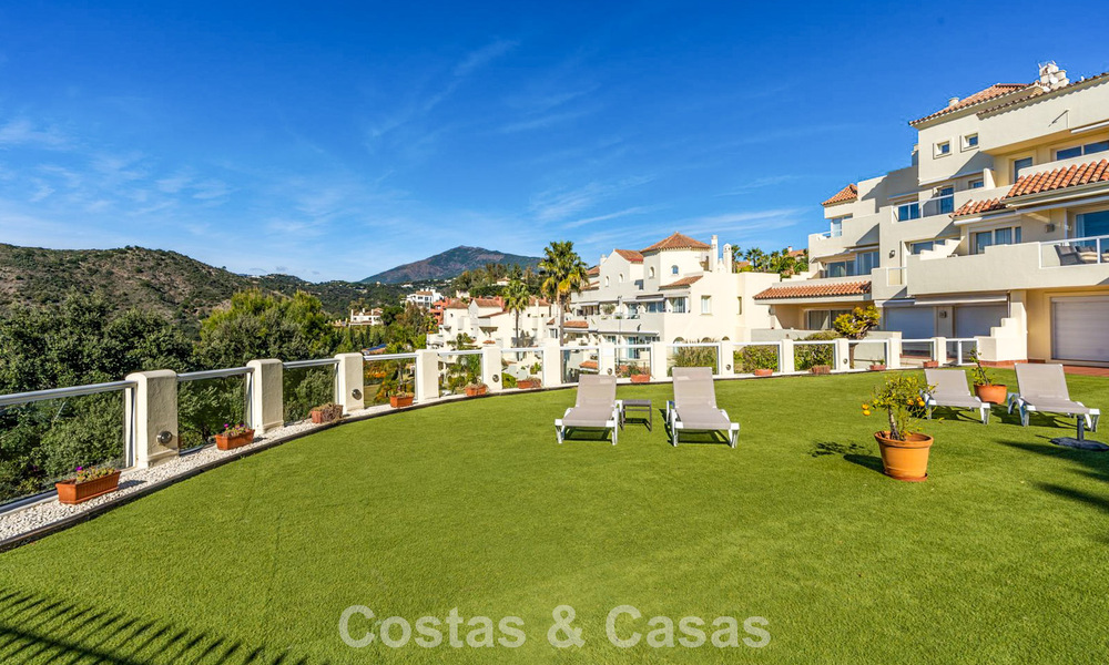Appartement spacieux avec vue panoramique à vendre dans les collines de Marbella - Benahavís 801716