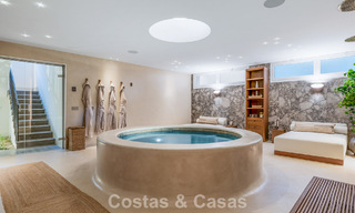 Élégante villa aux influences provençales à vendre dans le prestigieux quartier de Nueva Andalucía, Marbella 801746 