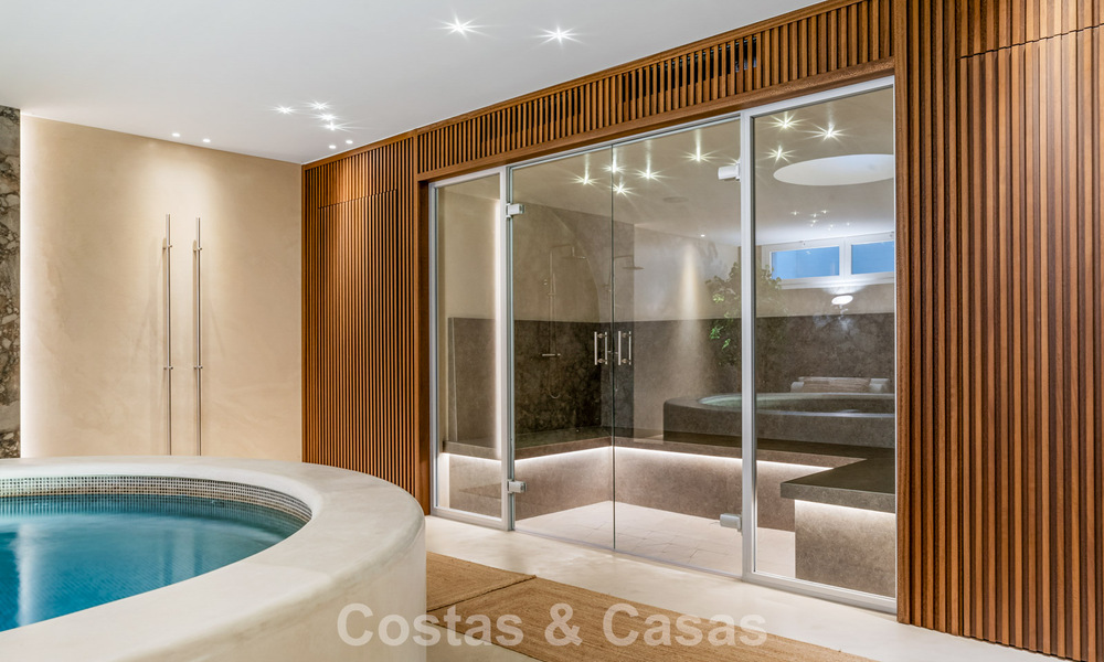 Élégante villa aux influences provençales à vendre dans le prestigieux quartier de Nueva Andalucía, Marbella 801747